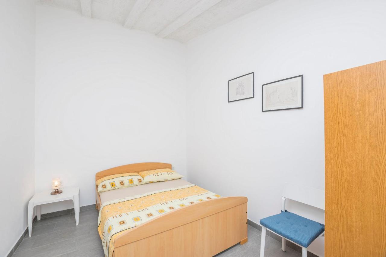 Apartments Mira プリヴラカ エクステリア 写真